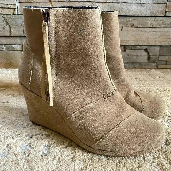 Toms Desert Tan Wedge Suede Leather Booties Ankle Boots Zip Up: 10 - Picture 1 of 10